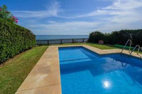 Beautiful Frontline beach Townhouse